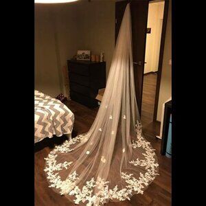 Women Cathedral Wedding Veil 1 Tier/2 Tier Long Bridal Veil Lace Sequins Edge